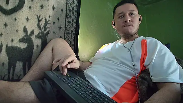 sweet cock28 online show from May 17, 2:06 pm