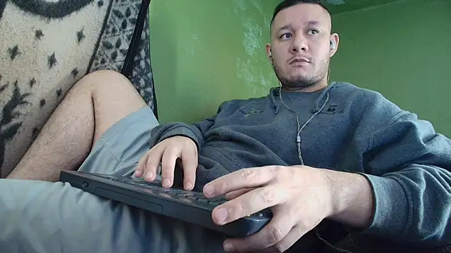 sweet cock28 online show from October 2, 4:21 pm