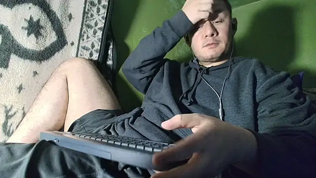 Snapshot of sweet_cock28 chatting on January 9, 3:46 am sweet cock28 online show from January 9, 3:46 am