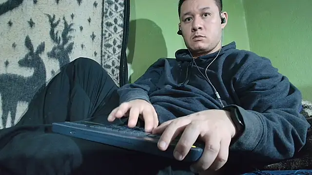 sweet cock28 online show from May 27, 1:57 am