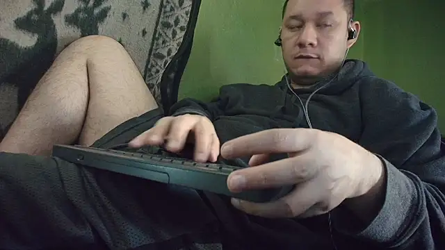 Snapshot of sweet_cock28 chatting on February 4, 3:29 pm sweet cock28 online show from February 4, 3:29 pm