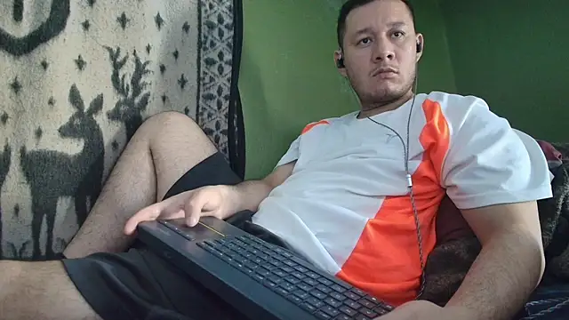sweet cock28 online show from May 15, 3:32 pm