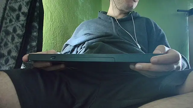 Snapshot of sweet_cock28 chatting on January 9, 3:52 pm sweet cock28 online show from January 9, 3:52 pm