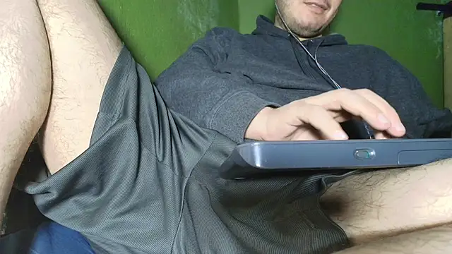 Snapshot of sweet_cock28 chatting on January 10, 3:57 am sweet cock28 online show from January 10, 3:57 am