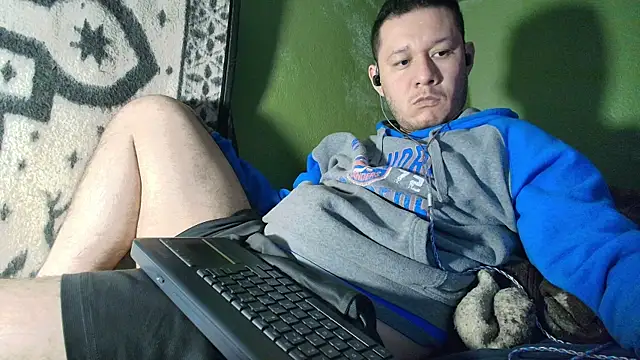 Snapshot of sweet_cock28 chatting on December 19, 4:05 am sweet cock28 online show from December 19, 4:05 am