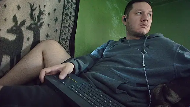 Snapshot of sweet_cock28 chatting on March 1, 2:28 pm sweet cock28 online show from March 1, 2:28 pm