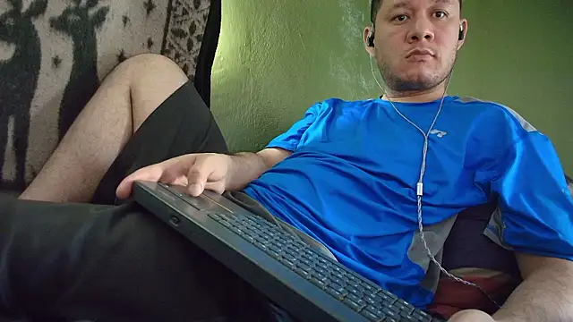 Snapshot of sweet_cock28 chatting on February 27, 3:23 pm sweet cock28 online show from February 27, 3:23 pm