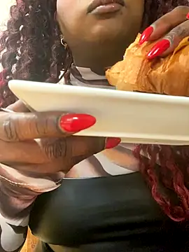 Snapshot of Thepanthera chatting on October 2, 7:01 am Thepanthera online show from October 2, 7:01 am