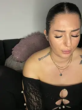 Mia-Bremer online show from March 31, 10:23 pm