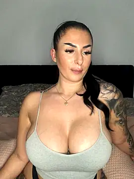 Mia-Bremer online show from December 20, 8:12 pm