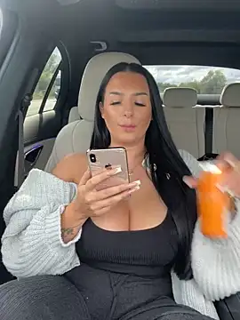 Snapshot of Mia-Bremer chatting on September 24, 12:44 pm Mia-Bremer online show from September 24, 12:44 pm