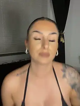 Snapshot of Mia-Bremer chatting on February 2, 5:04 pm Mia-Bremer online show from February 2, 5:04 pm