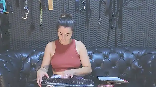 Snapshot of kimberly_swan chatting on January 23, 6:24 pm kimberly swan online show from January 23, 6:24 pm