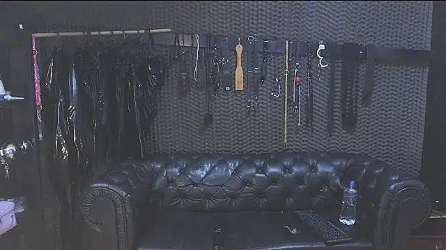 Snapshot of kimberly_swan chatting on March 11, 3:47 am kimberly swan online show from March 11, 3:47 am