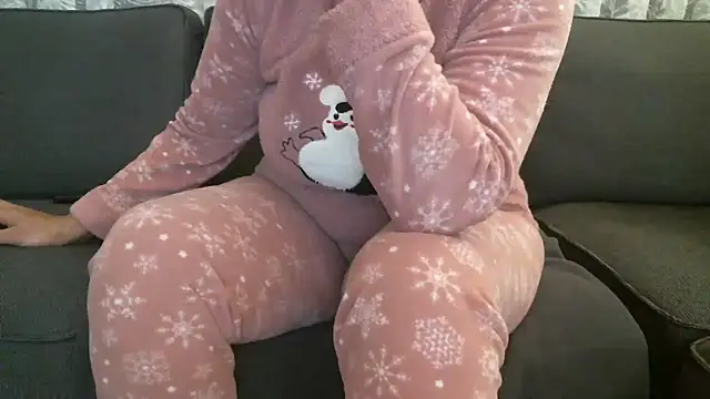 Snapshot of mysteriouscouple001 chatting on October 12, 9:27 pm mysteriouscouple001 online show from October 12, 9:27 pm