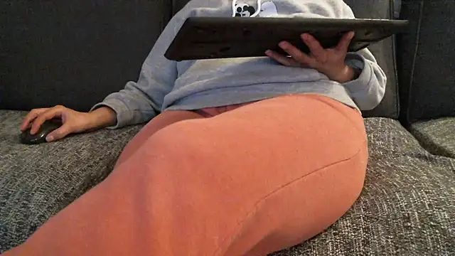 mysteriouscouple001 online show from April 3, 9:54 pm