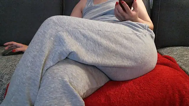 mysteriouscouple001 online show from April 1, 5:54 pm