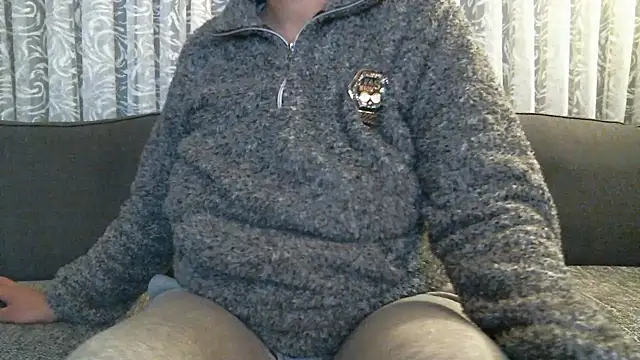 Snapshot of mysteriouscouple001 chatting on May 3, 12:38 am mysteriouscouple001 online show from May 3, 12:38 am