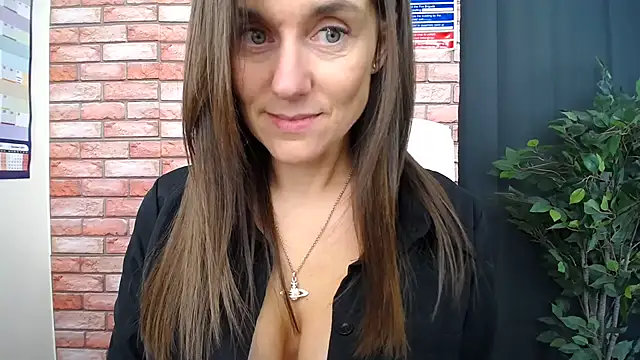 Snapshot of HarleyRebz chatting on November 17, 12:20 pm HarleyRebz online show from November 17, 12:20 pm