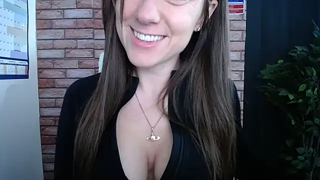 Snapshot of HarleyRebz chatting on December 3, 8:03 am HarleyRebz online show from December 3, 8:03 am