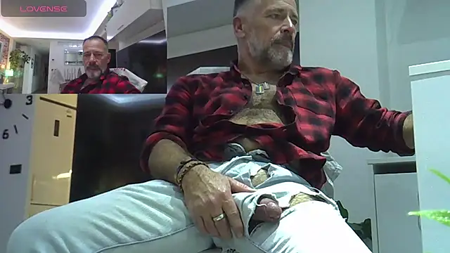 DaddybearVLC online show from December 14, 7:57 pm