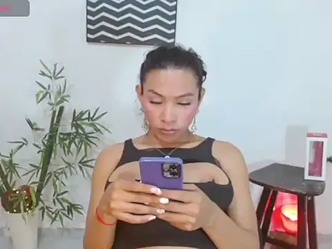 Snapshot of NannyaBitch chatting on July 8, 5:57 pm NannyaBitch online show from July 8, 5:57 pm