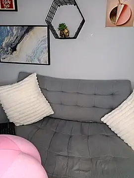 Amber Etan online show from February 9, 2:15 pm