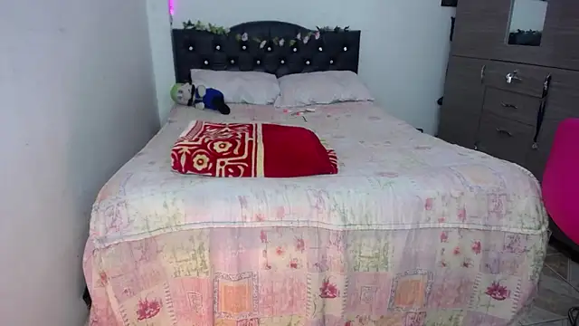 pinky violeta online show from October 10, 12:11 am