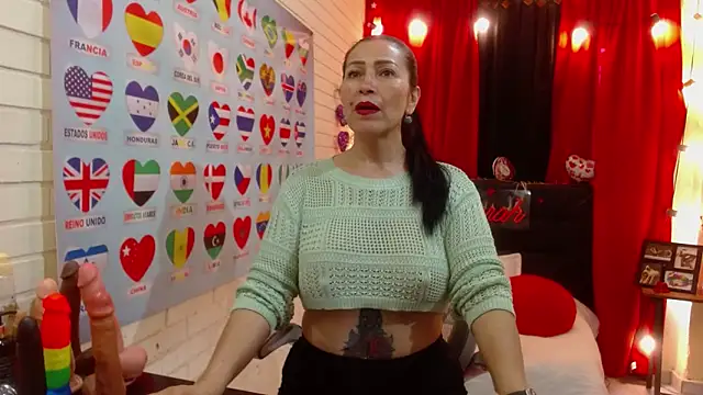 Sarah teiku online show from March 18, 6:39 pm