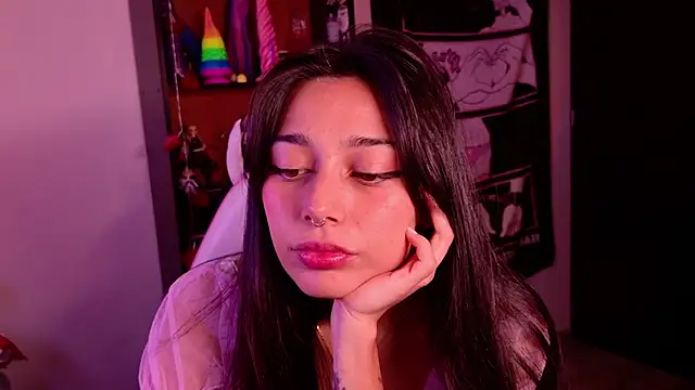 amber yull online show from May 15, 2:26 pm