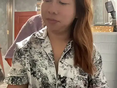 Snapshot of UrLove_Marga chatting on May 23, 10:42 pm UrLove Marga online show from May 23, 10:42 pm