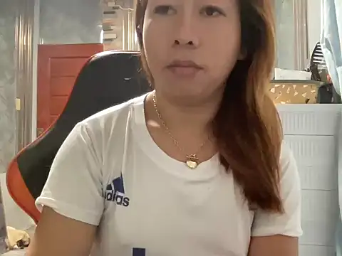 Snapshot of UrLove_Marga chatting on May 16, 11:04 pm UrLove Marga online show from May 16, 11:04 pm