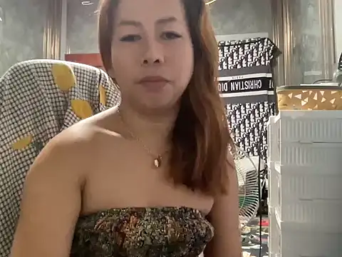 Snapshot of UrLove_Marga chatting on May 10, 10:22 pm UrLove Marga online show from May 10, 10:22 pm