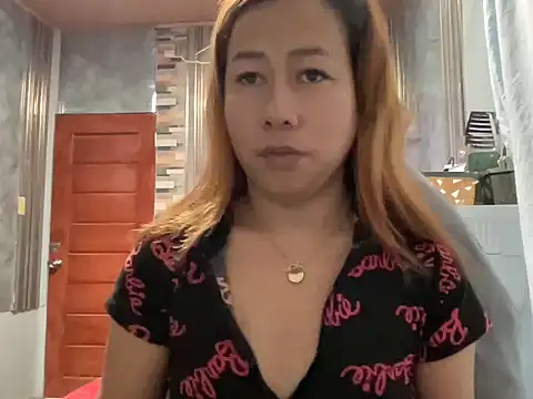 Snapshot of UrLove_Marga chatting on May 3, 10:02 pm UrLove Marga online show from May 3, 10:02 pm