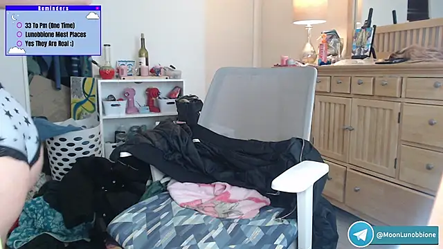 Snapshot of Lunobbione chatting on February 25, 8:08 pm Lunobbione online show from February 25, 8:08 pm