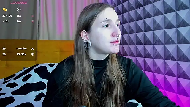 Snapshot of Pink_diablo chatting on October 17, 2:15 am Pink diablo online show from October 17, 2:15 am