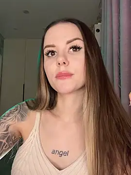 Snapshot of Alina_Vibe_Me chatting on February 25, 11:48 pm Alina Vibe Me online show from February 25, 11:48 pm