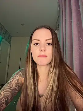 Snapshot of Alina_Vibe_Me chatting on February 16, 12:31 am Alina Vibe Me online show from February 16, 12:31 am