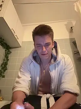 Toyjungee online show from October 11, 9:05 pm