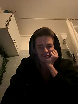 Toyjungee online show from October 27, 7:15 pm