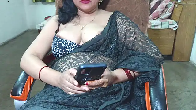 Snapshot of Cute_Mahi22 chatting on September 13, 7:19 am Cute Mahi22 online show from September 13, 7:19 am