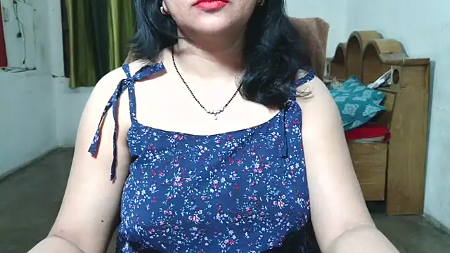 Snapshot of Cute_Mahi22 chatting on October 18, 7:05 pm Cute Mahi22 online show from October 18, 7:05 pm