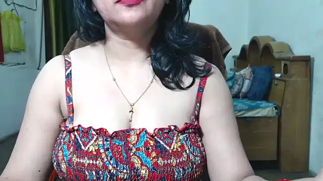 Snapshot of Cute_Mahi22 chatting on October 5, 6:37 am Cute Mahi22 online show from October 5, 6:37 am