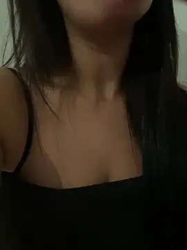 Snapshot of Sarahkhaalifa chatting on July 17, 9:23 pm Sarahkhaalifa online show from July 17, 9:23 pm