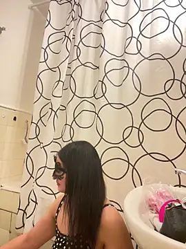 Sarahkhaalifa online show from November 9, 8:02 pm