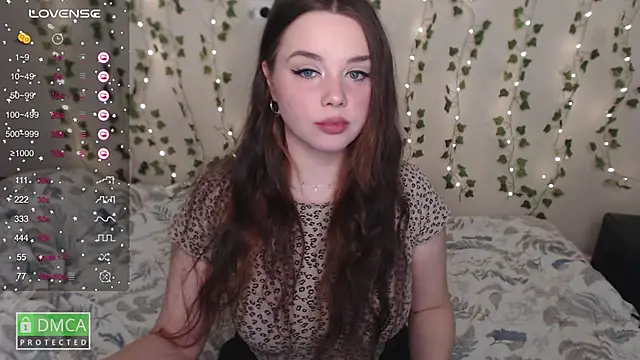 Snapshot of aliice_cutie chatting on February 11, 7:27 pm aliice cutie online show from February 11, 7:27 pm