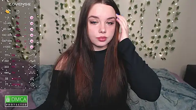 Snapshot of aliice_cutie chatting on January 24, 4:49 pm aliice cutie online show from January 24, 4:49 pm