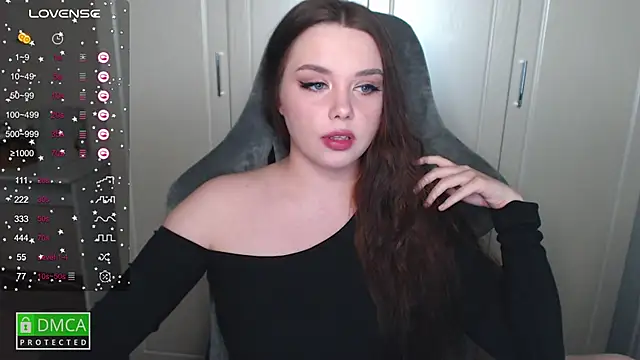 Snapshot of aliice_cutie chatting on February 19, 8:41 pm aliice cutie online show from February 19, 8:41 pm