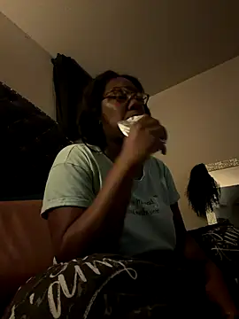 TrueeFantasee online show from November 11, 5:46 am