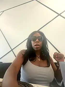 TrueeFantasee online show from October 31, 6:48 pm